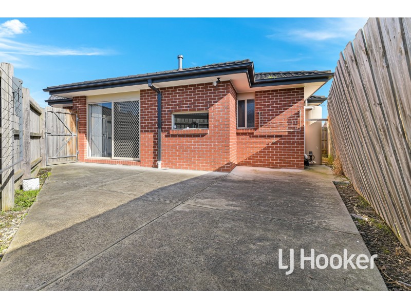 37 Sallys Run, Hampton Park VIC 3976