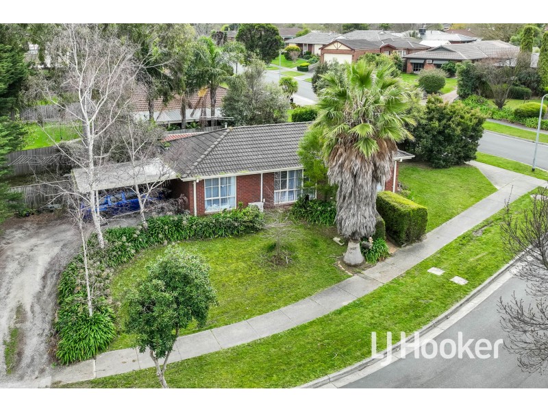 56 Collins Crescent, Berwick VIC 3806