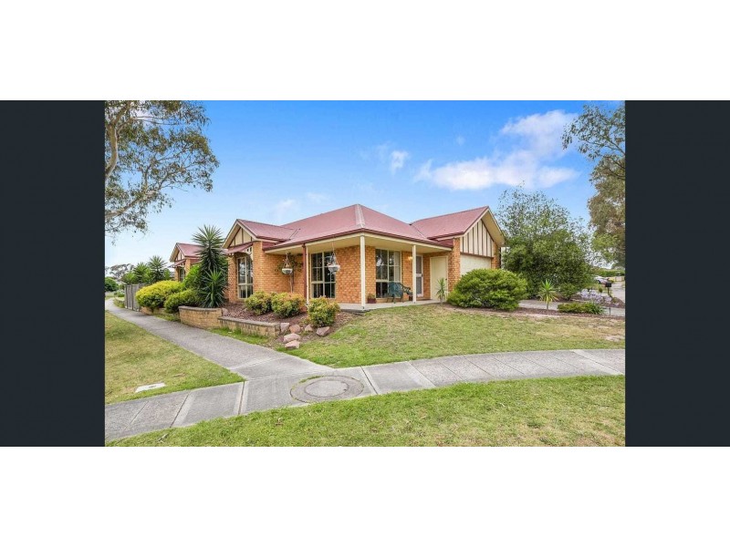 32 Cato Parkway, Lynbrook VIC 3975