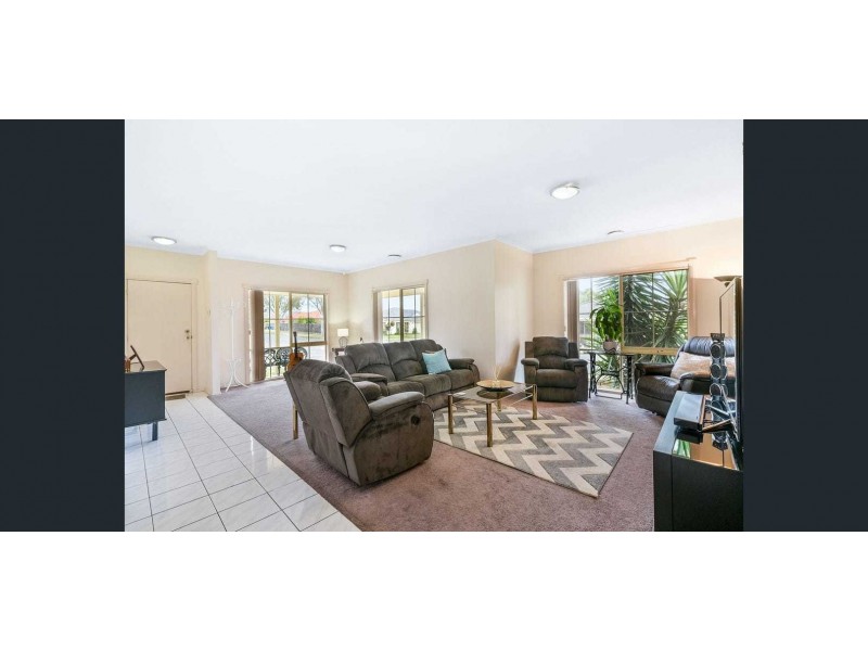 32 Cato Parkway, Lynbrook VIC 3975