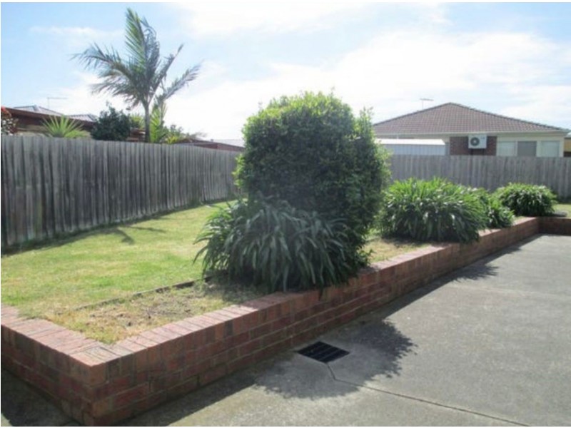 8 The Glade, Hampton Park VIC 3976