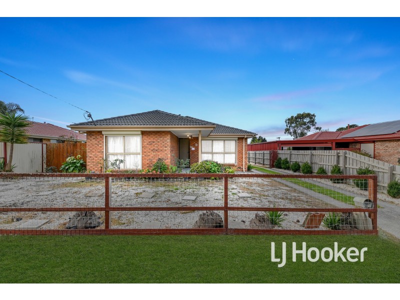 13 Hawking Avenue, Hampton Park VIC 3976