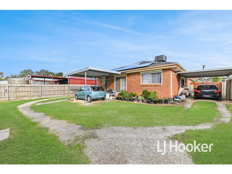 13 Hawking Avenue, Hampton Park VIC 3976
