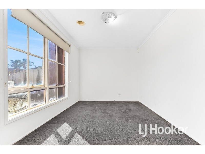 8 Crabill Walk, Narre Warren South VIC 3805