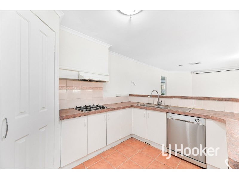 8 Crabill Walk, Narre Warren South VIC 3805