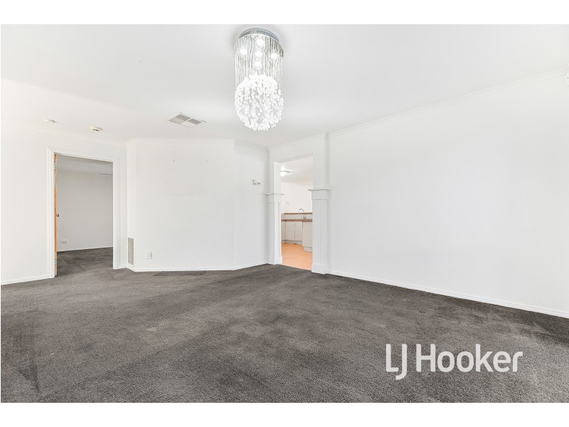 8 Crabill Walk, Narre Warren South VIC 3805