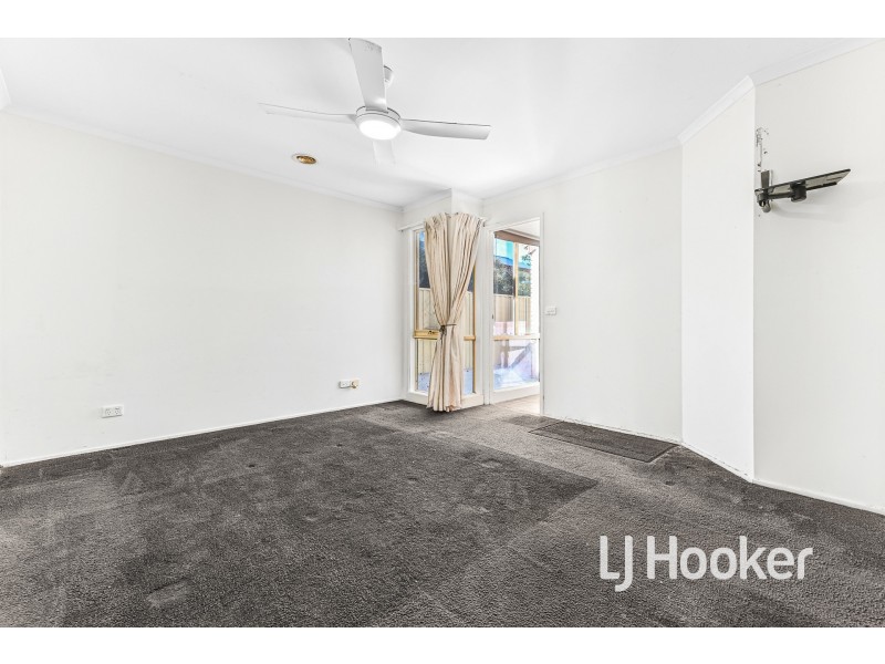 8 Crabill Walk, Narre Warren South VIC 3805