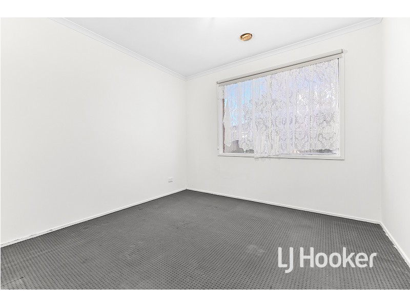 8 Crabill Walk, Narre Warren South VIC 3805