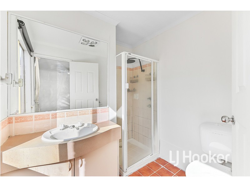 8 Crabill Walk, Narre Warren South VIC 3805