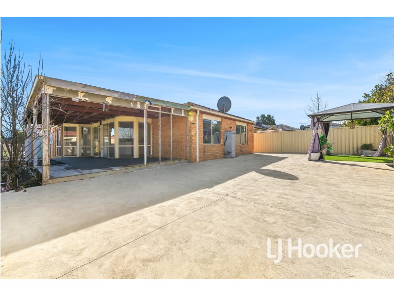 8 Crabill Walk, Narre Warren South VIC 3805