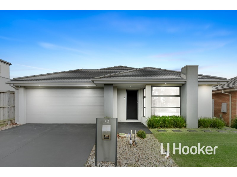 93 Eliburn Drive, Cranbourne East VIC 3977