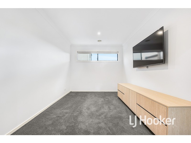 93 Eliburn Drive, Cranbourne East VIC 3977