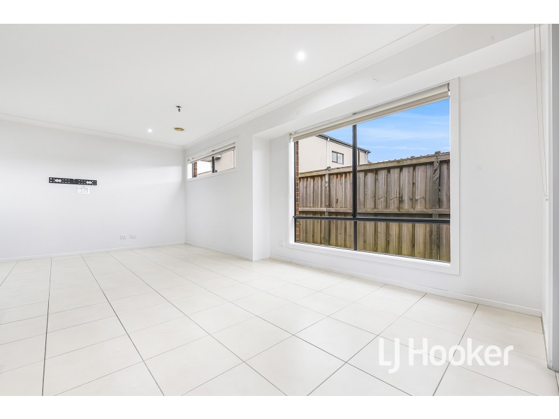93 Eliburn Drive, Cranbourne East VIC 3977