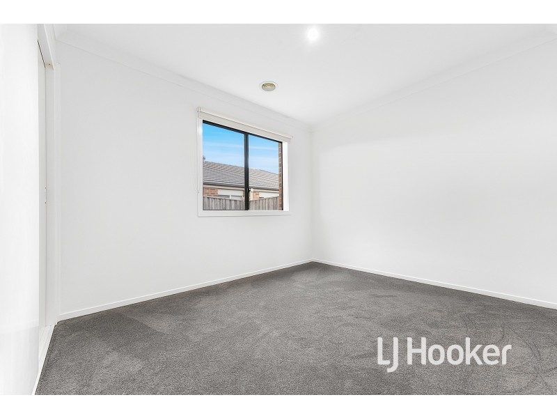 93 Eliburn Drive, Cranbourne East VIC 3977