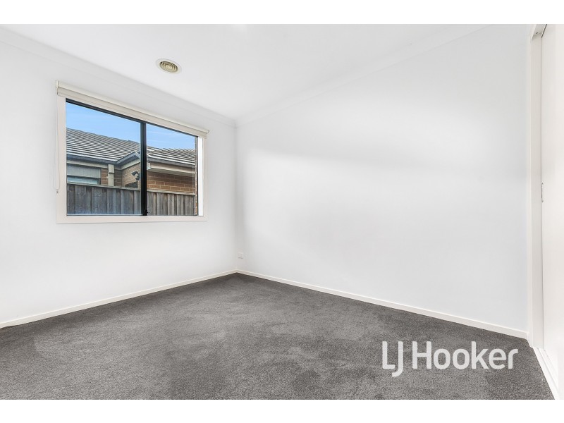 93 Eliburn Drive, Cranbourne East VIC 3977