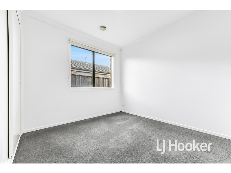 93 Eliburn Drive, Cranbourne East VIC 3977