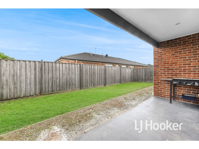 93 Eliburn Drive, Cranbourne East VIC 3977