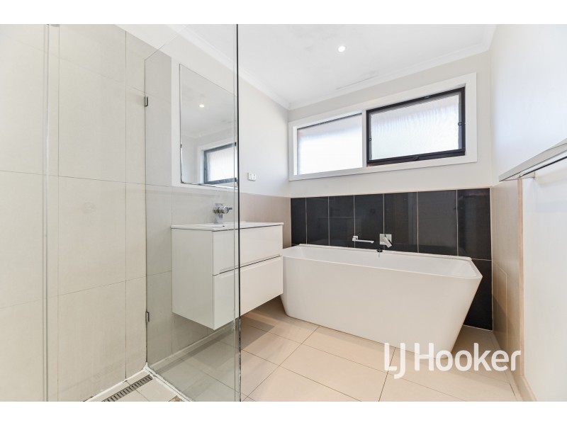 18 Kylie Court, Hampton Park VIC 3976