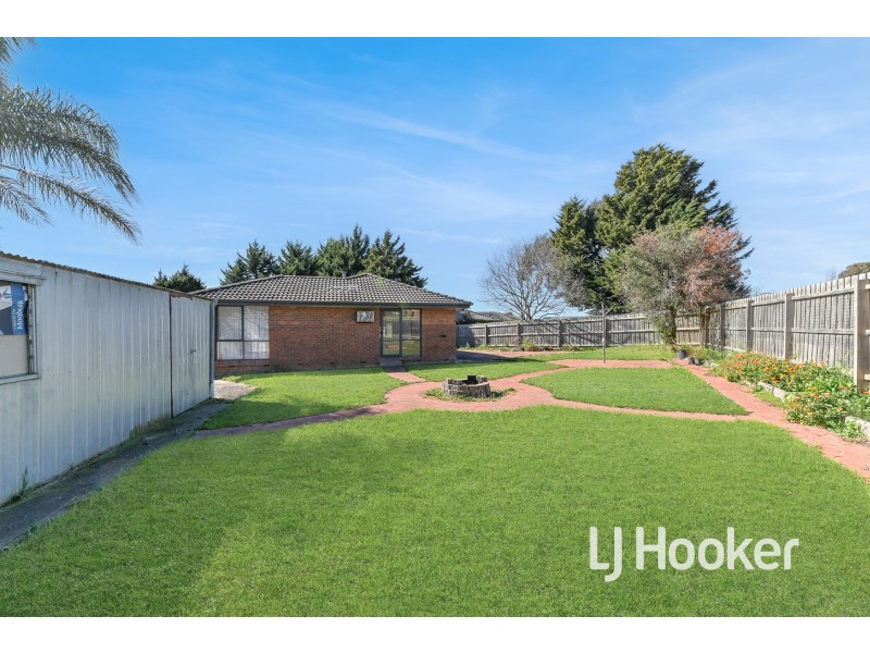 18 Kylie Court, Hampton Park VIC 3976