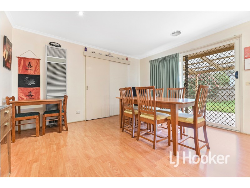 9 Kendari Court, Hampton Park VIC 3976