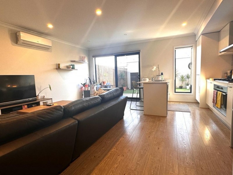 81 Ramlegh Boulevard, Clyde North VIC 3978