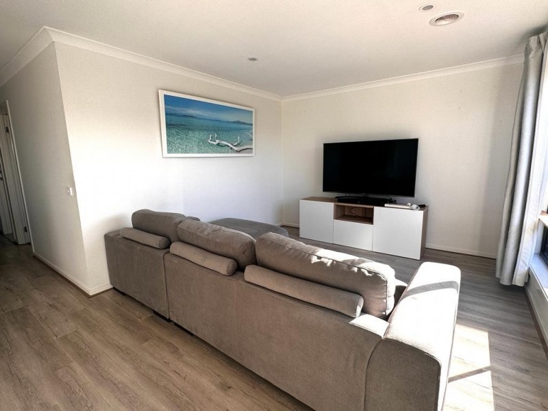 19 Anvil Way, Clyde North VIC 3978