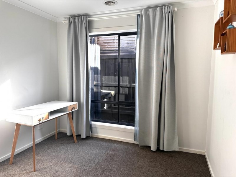 19 Anvil Way, Clyde North VIC 3978