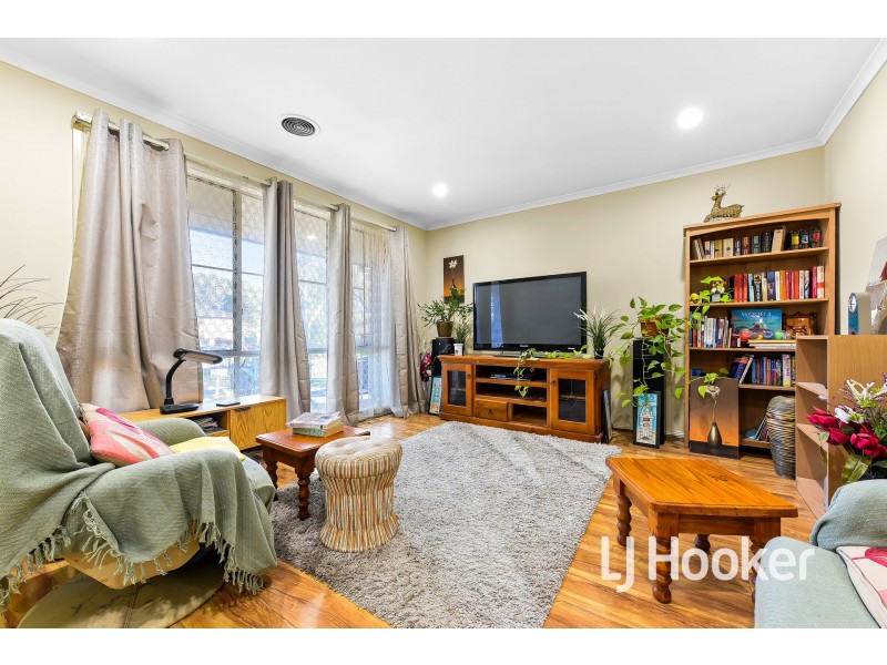 22 Dutton Close, Lynbrook VIC 3975