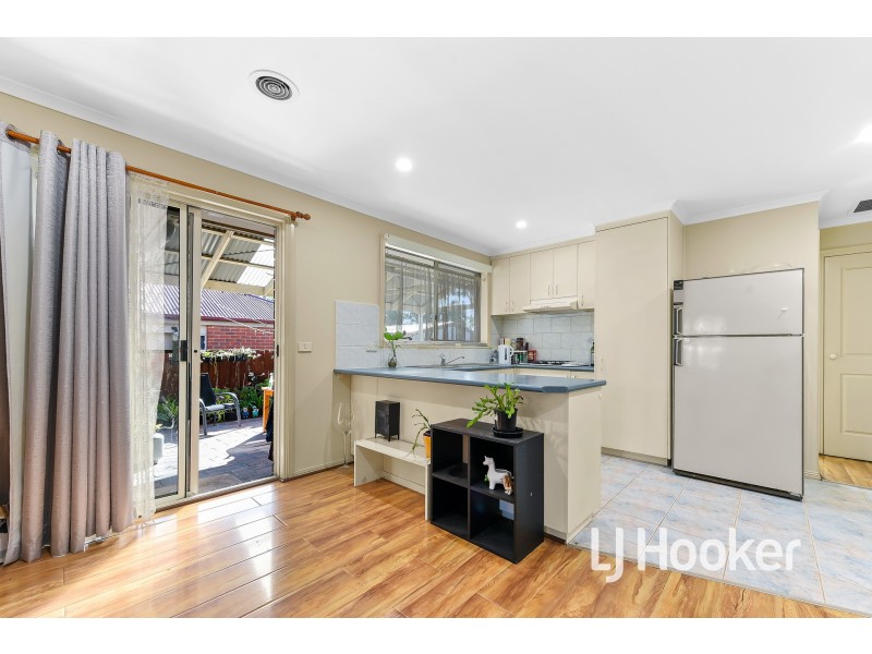 22 Dutton Close, Lynbrook VIC 3975