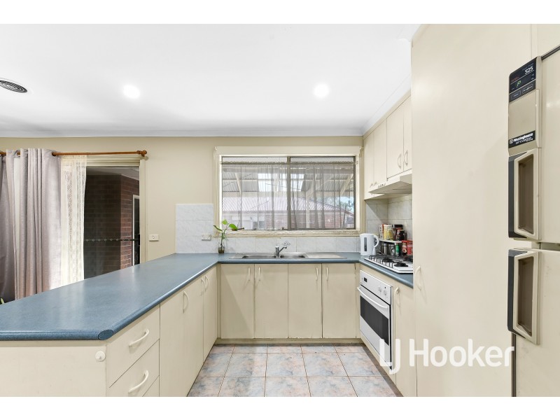 22 Dutton Close, Lynbrook VIC 3975