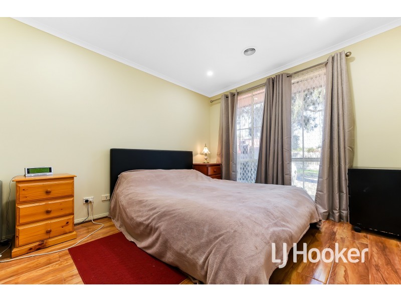 22 Dutton Close, Lynbrook VIC 3975