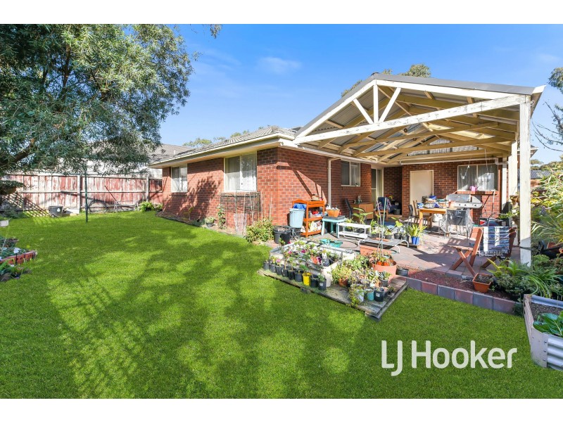 22 Dutton Close, Lynbrook VIC 3975