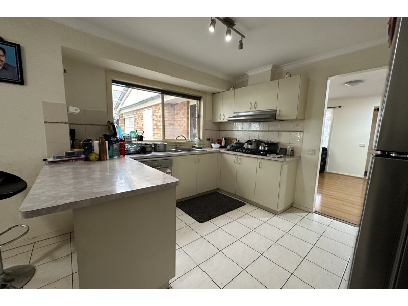 6 Slessor Avenue, Lynbrook VIC 3975