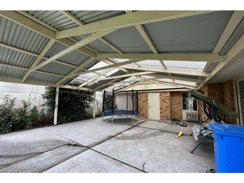 6 Slessor Avenue, Lynbrook VIC 3975