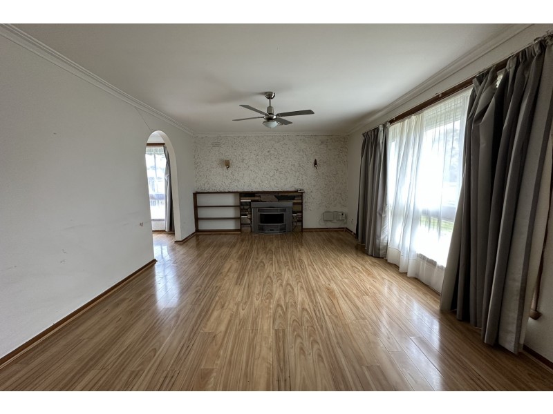 33 Lorna Street Street, Cranbourne VIC 3977