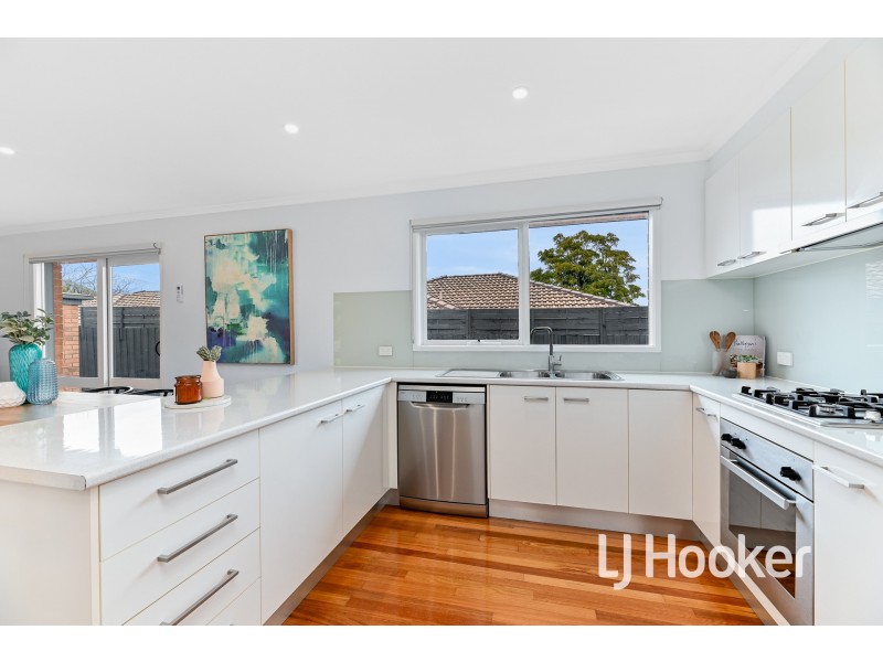 2/15 Kays Avenue, Hallam VIC 3803