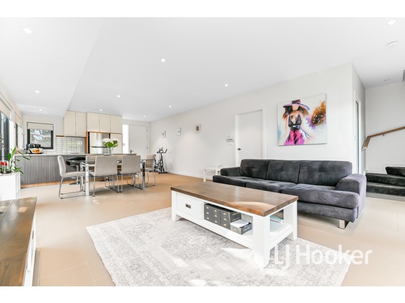 2A Wallace Avenue, Dandenong VIC 3175