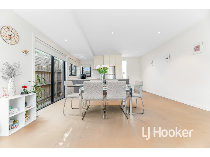 2A Wallace Avenue, Dandenong VIC 3175