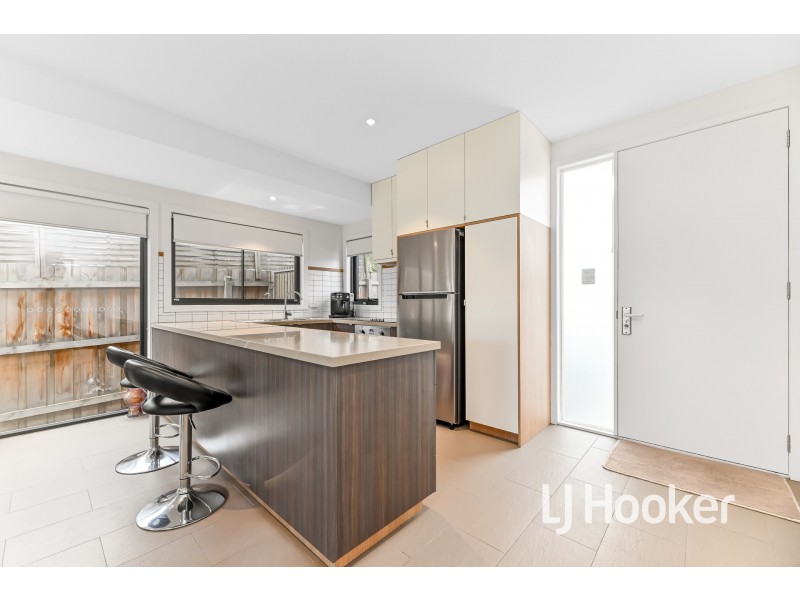 2A Wallace Avenue, Dandenong VIC 3175