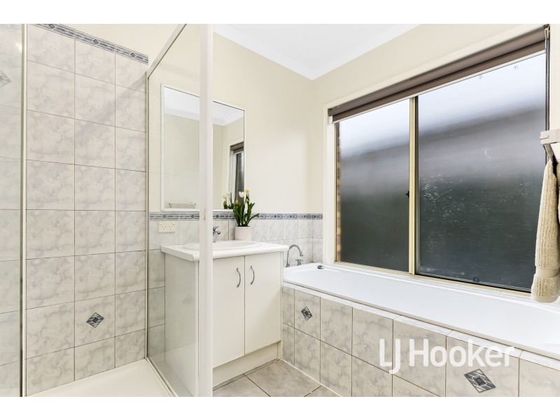 20 Grand Arch Way, Berwick VIC 3806