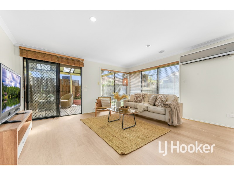 4 Dennis Close, Lynbrook VIC 3975