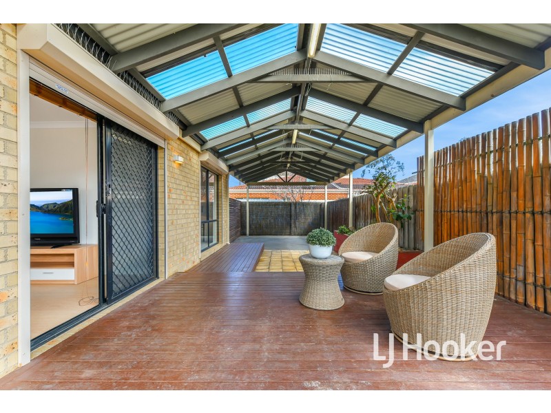 4 Dennis Close, Lynbrook VIC 3975