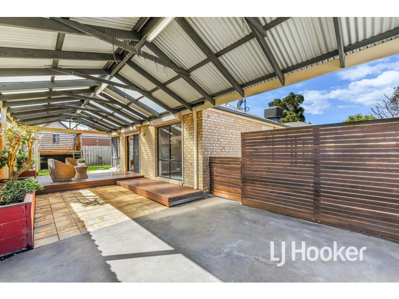 4 Dennis Close, Lynbrook VIC 3975