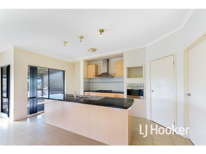 38 Harold Keys Drive, Narre Warren South VIC 3805