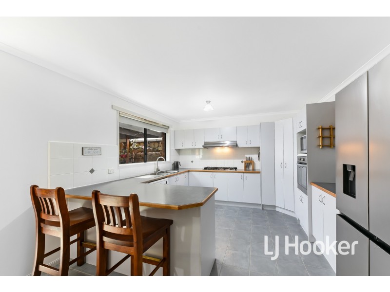 13 Niagara Court, Hampton Park VIC 3976