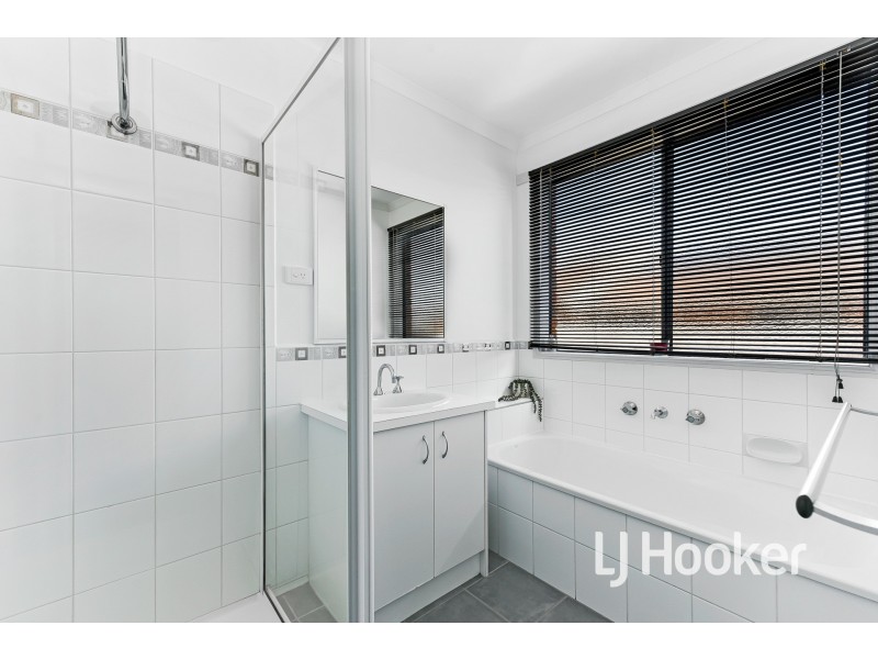 13 Niagara Court, Hampton Park VIC 3976