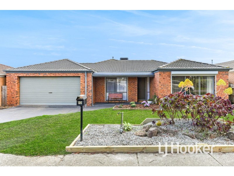13 Niagara Court, Hampton Park VIC 3976