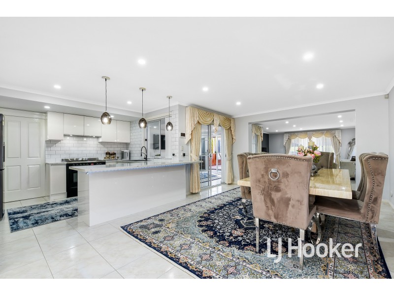 28 Lake View Drive, Narre Warren South VIC 3805