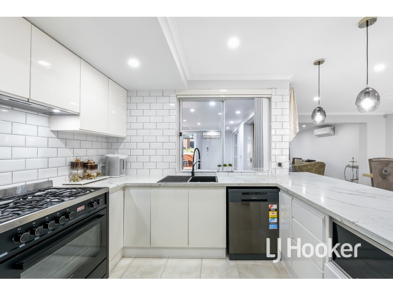 28 Lake View Drive, Narre Warren South VIC 3805