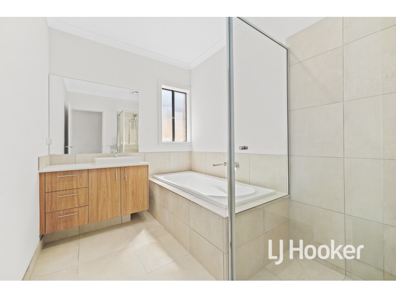 Lot 450 Maserati Way, Cranbourne East VIC 3977